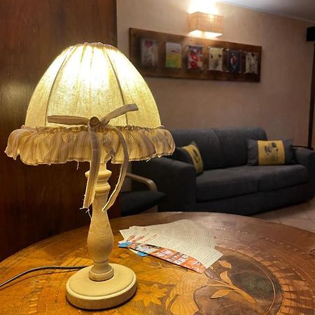 Nel Vecchio Borgo Apartment Verres Bagian luar foto