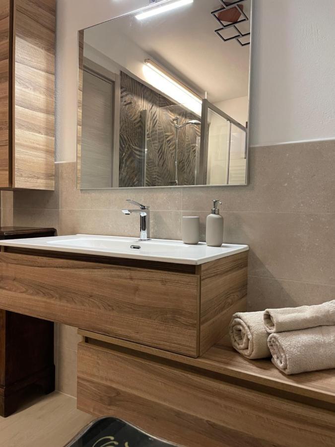 Nel Vecchio Borgo Apartment Verres Bagian luar foto