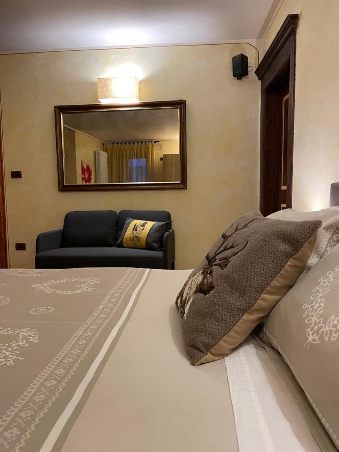Nel Vecchio Borgo Apartment Verres Bagian luar foto