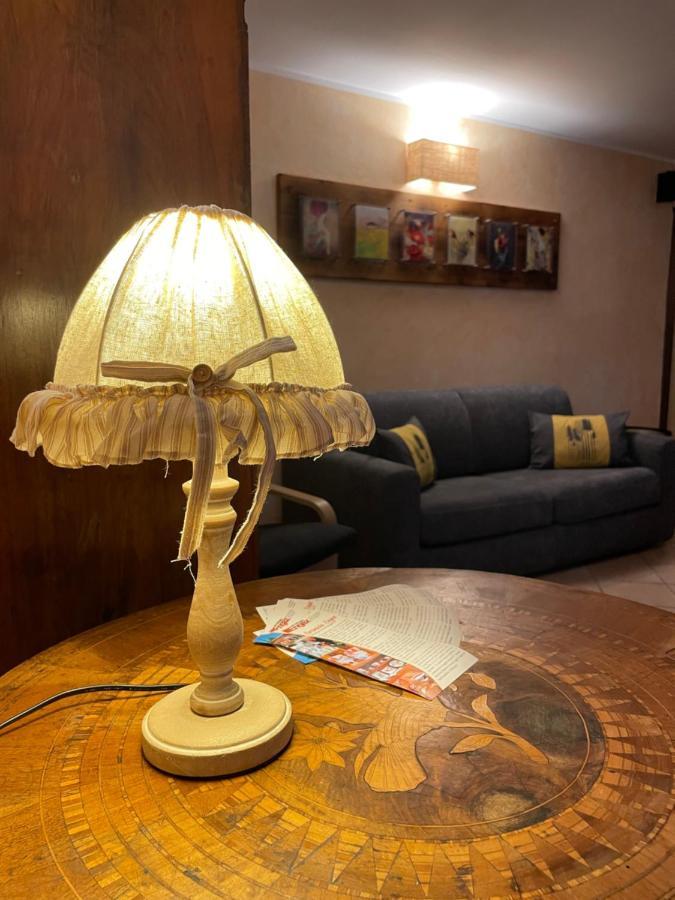 Nel Vecchio Borgo Apartment Verres Bagian luar foto